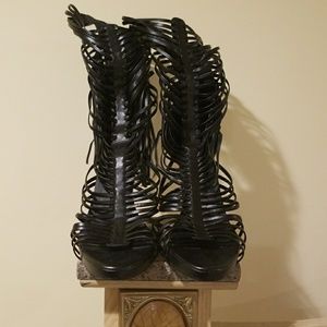 Black boot Sandle me heels